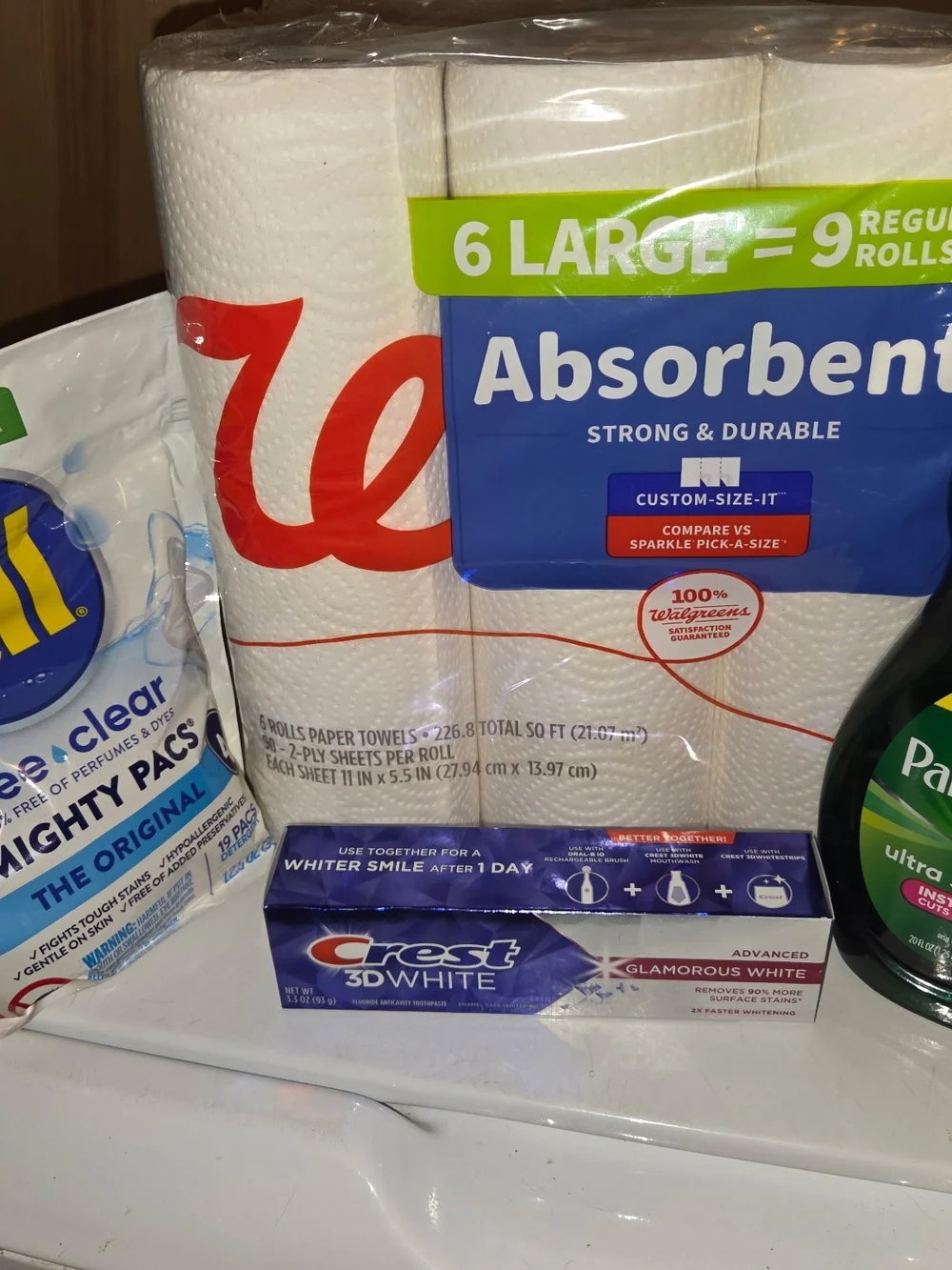 Absorbent Paper Towels - White, 6 Large Rolls